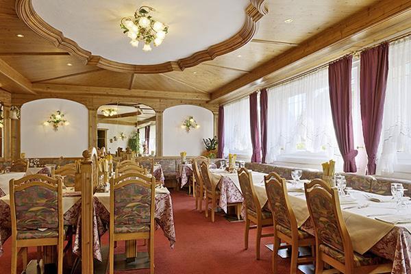 Hotel Italia Canazei Εξωτερικό φωτογραφία