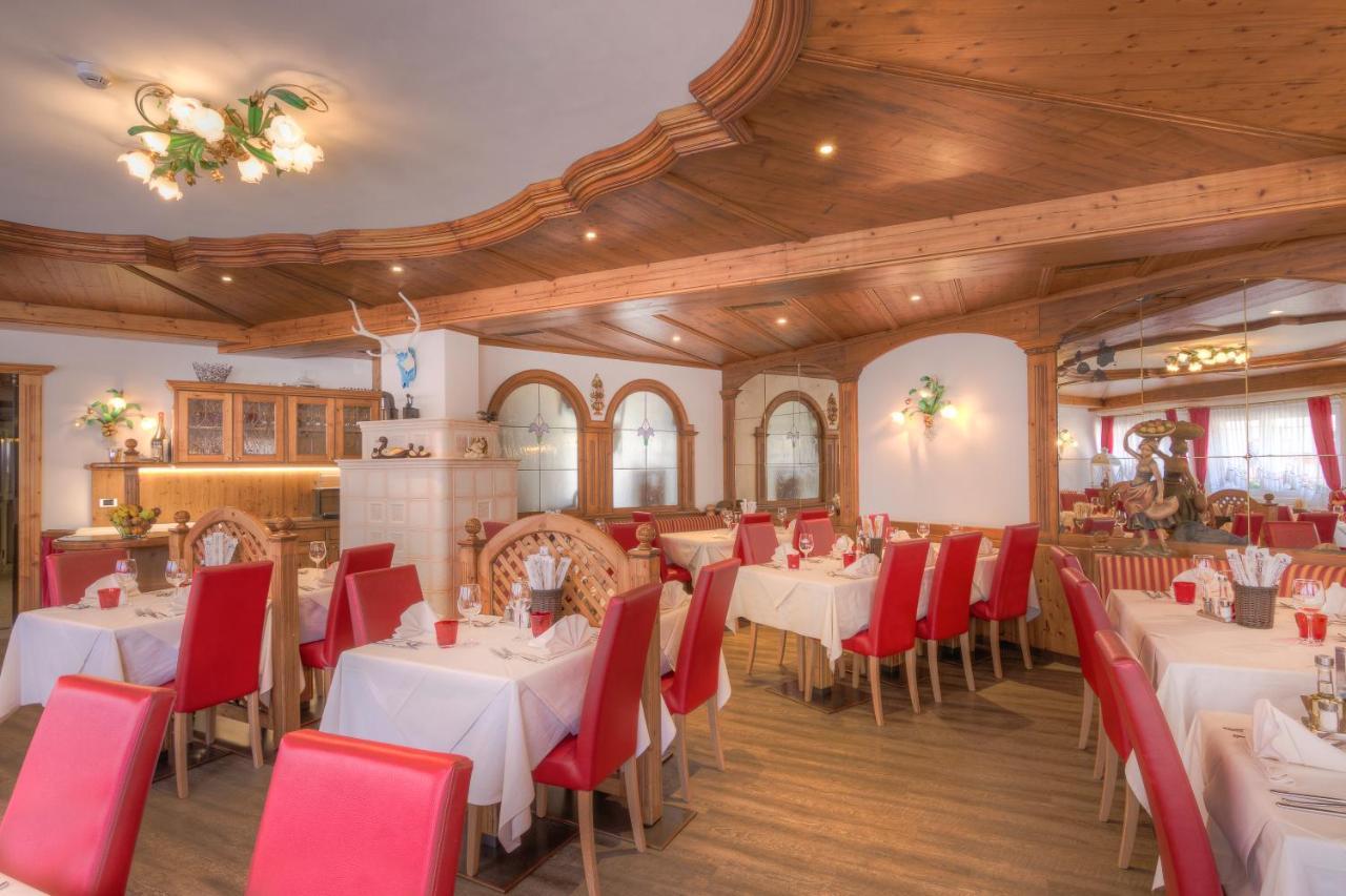 Hotel Italia Canazei Εξωτερικό φωτογραφία